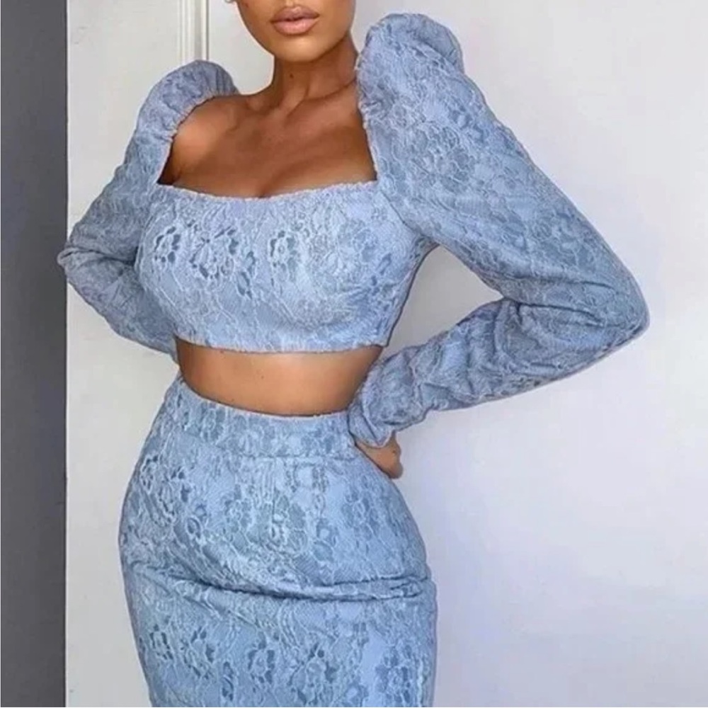 🆕 NWT Naked Wardrobe | Long Sleeve Lace Puff Sleeve Crop Top | Blue